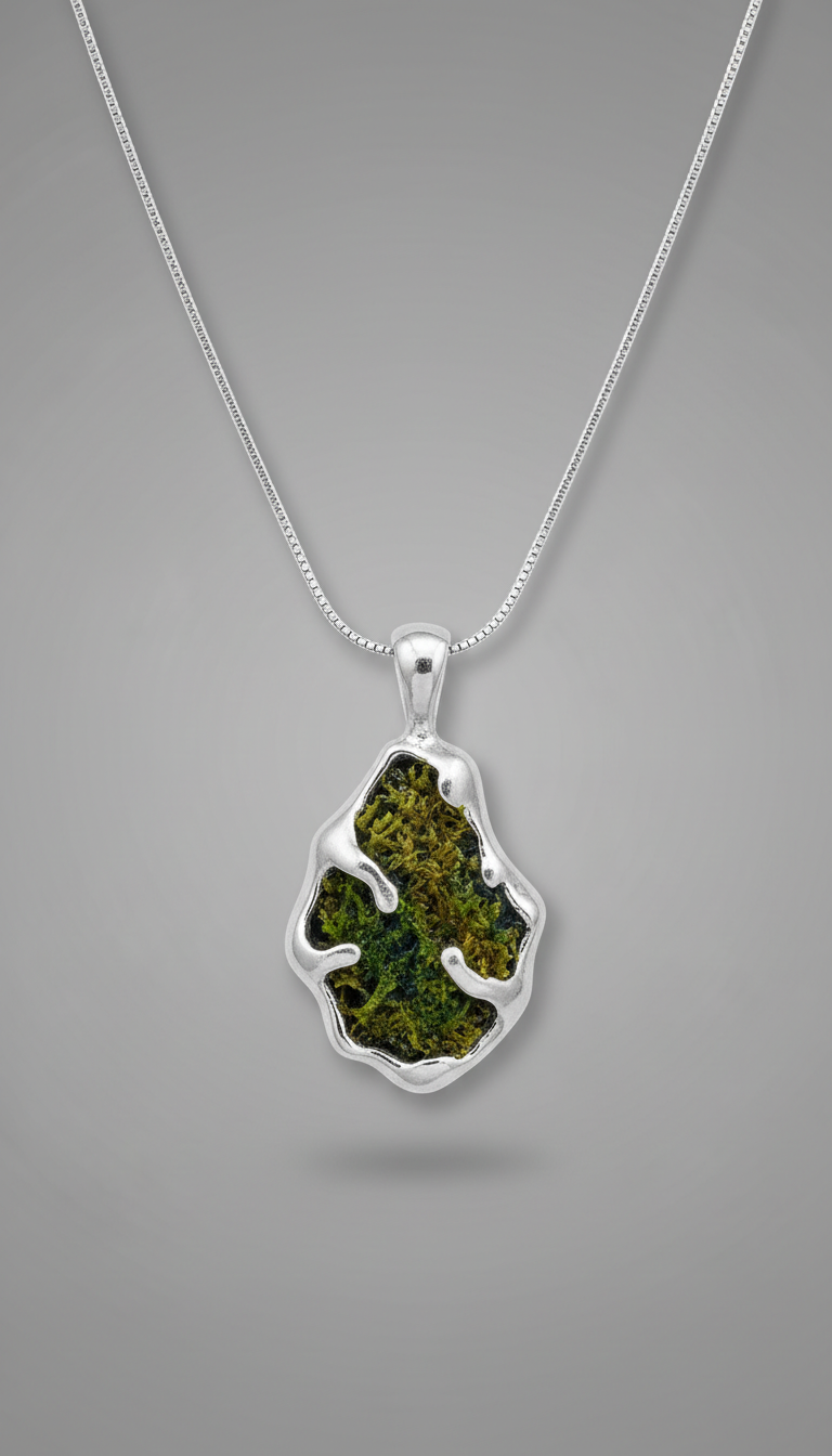 Moss Rock Silver Pendant Necklace